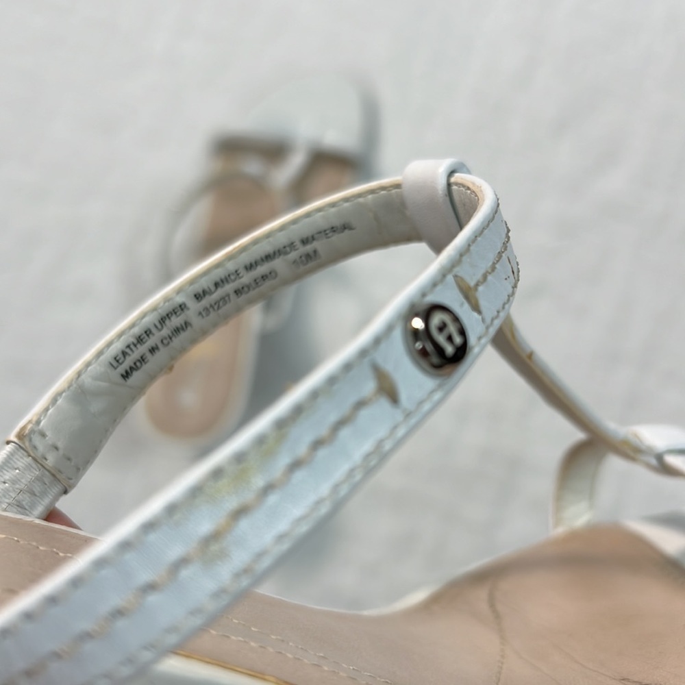 Etienne Aigner white t-strap high heel sandals size 10 - Picture 8 of 8